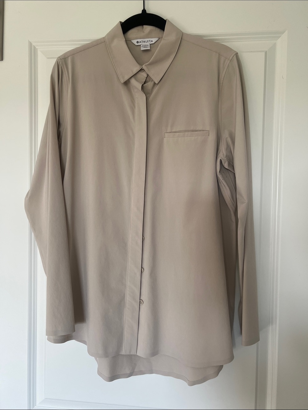 Athleta urbanite top in beige